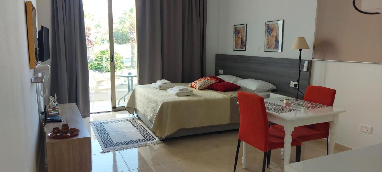 Harmony Seaview Apartments Paphos Kültér fotó